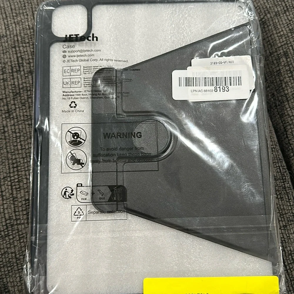 NWT Protective case for iPad Pro 11 inch 3/4
